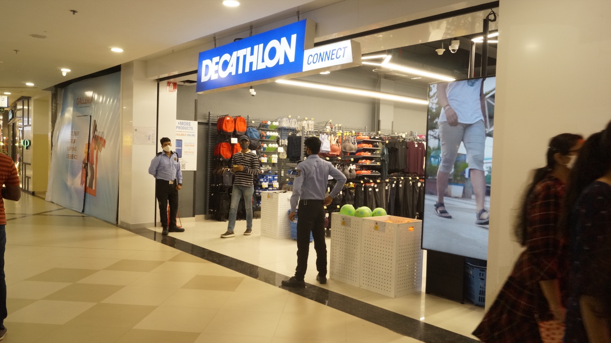 Decathlon Connect, Galleria