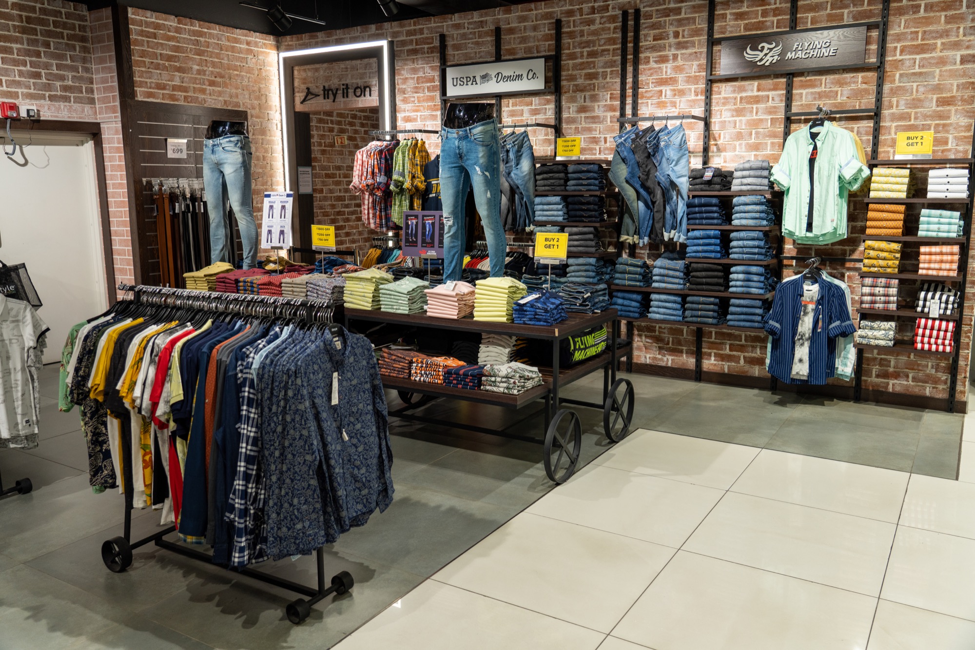 Reliance Trends At Next Musarambagh Mall